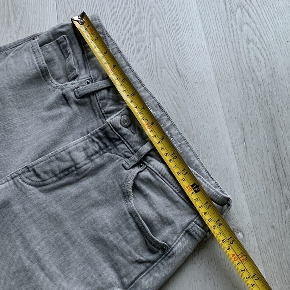Old Navy Curvy High-Waisted Button-Fly O.G.‎ Straight Cut-Off Jeans Size 2 gray - Picture 11 of 14